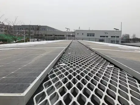 Pasarela de mantenimiento fotovoltaica en tejado 2