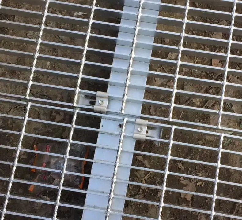 Estándar de prueba de capacidad de carga para rejilla de acero en pasarela de mantenimiento de centrales fotovoltaicas Estándar de prueba de capacidad de carga para rejilla de acero en pasarela de mantenimiento de centrales fotovoltaicas