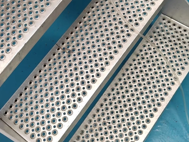 Rejilla de plataforma con agarre en O perforado