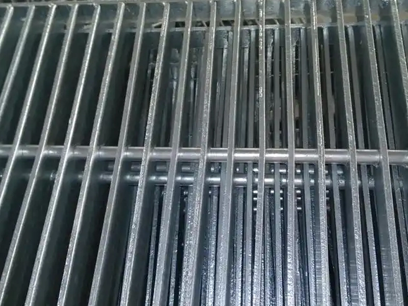 Perforar Rejilla de Acero